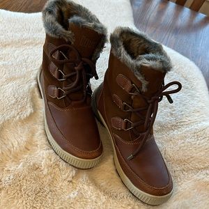 As new. Cougar waterproof boots